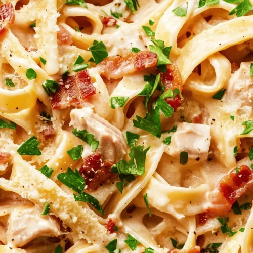 Chicken Carbonara is a beloved classic Italian dish that effortlessly combines simplicity with rich, comforting flavors. Originating from the heart of Italy, this dish has gained immense popularity around the world for its creamy texture and satisfying taste. The beauty of Chicken Carbonara lies in its versatility; whether you’re hosting a family gathering or looking for a quick weeknight dinner, this dish serves as a perfect solution. Imagine the warmth of a home-cooked meal, where fresh ingredients come together to create something truly special. The satisfaction of making this dish from scratch, with its delightful aromas wafting through the kitchen, is an experience that transcends mere cooking—it’s a celebration of culinary art.